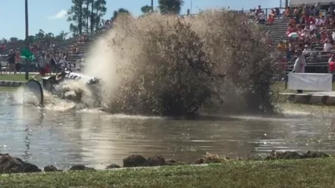 swamp-buggy-1.jpg swamp-buggy-1.jpg